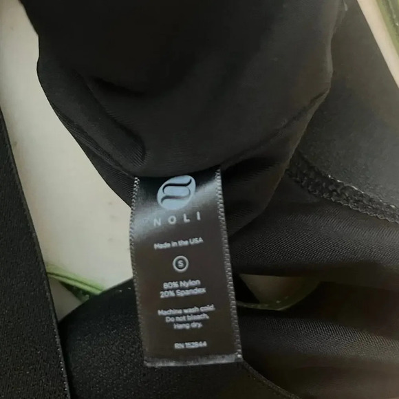 Noli Yoga Liquid Studio Bra Size Small Black Green Racerback - Picture 7 of 7